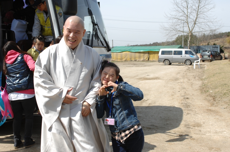 2010.04.14_승가원 장애아동 도자체험 (32)